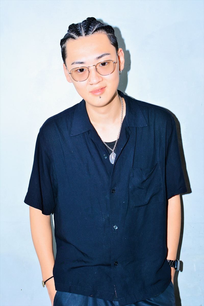 村越　世那